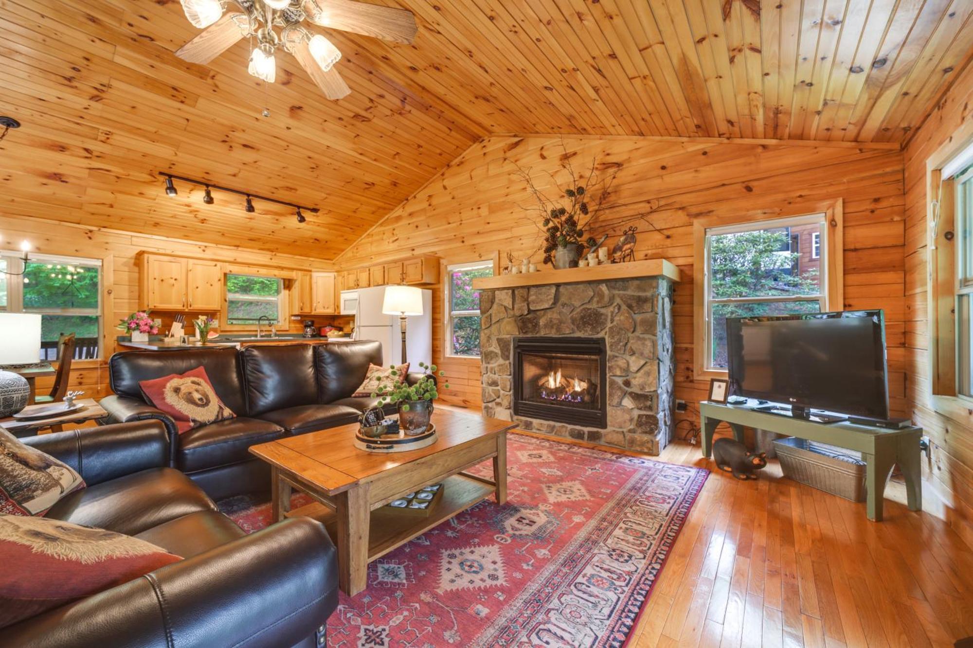 Peaceful Smoky Mountain Cabin With Deck And Fire Pit! Villa Waynesville Ngoại thất bức ảnh