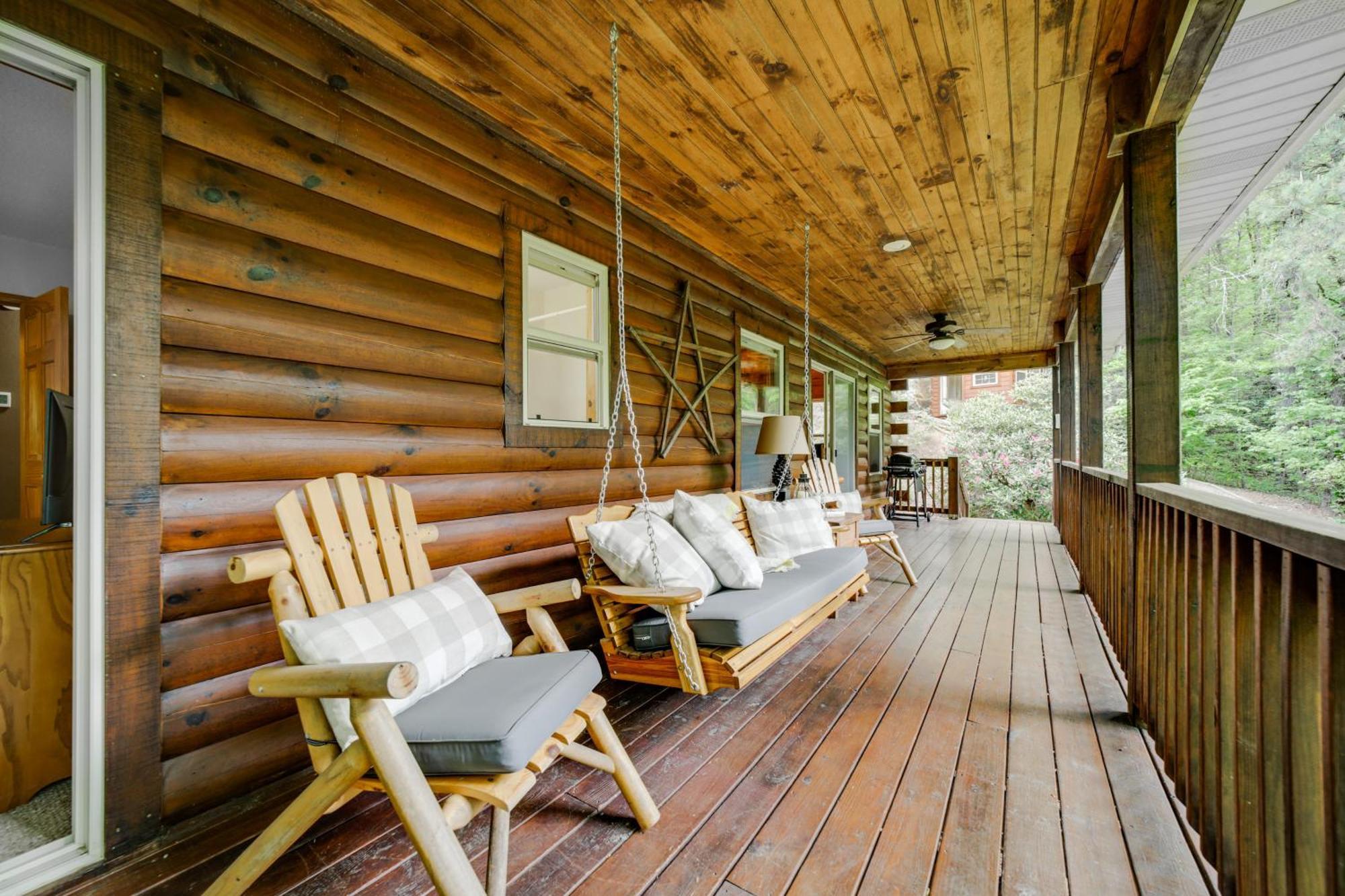 Peaceful Smoky Mountain Cabin With Deck And Fire Pit! Villa Waynesville Ngoại thất bức ảnh